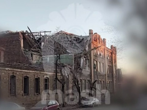 Потужні вибухи прогриміли в Донецьку: зруйнований центр підготовки операторів дронів